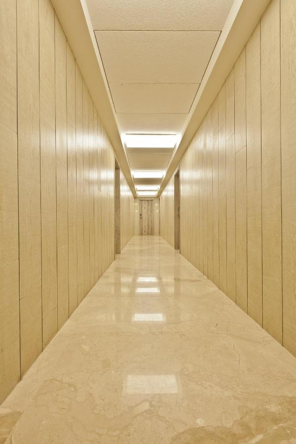 Scenaria Hotel Ahmedabad Bagian luar foto