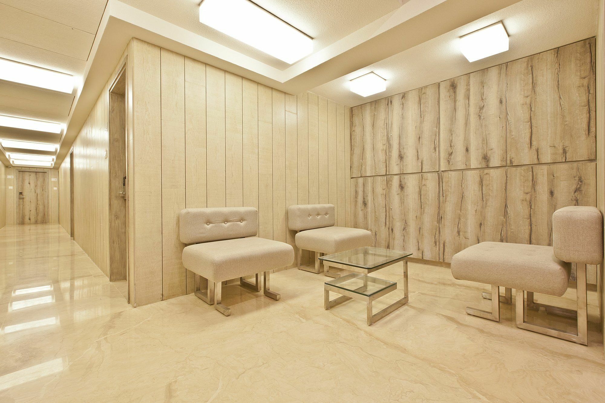 Scenaria Hotel Ahmedabad Bagian luar foto