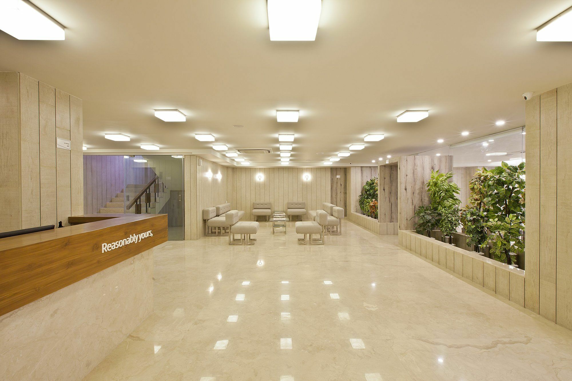 Scenaria Hotel Ahmedabad Bagian luar foto